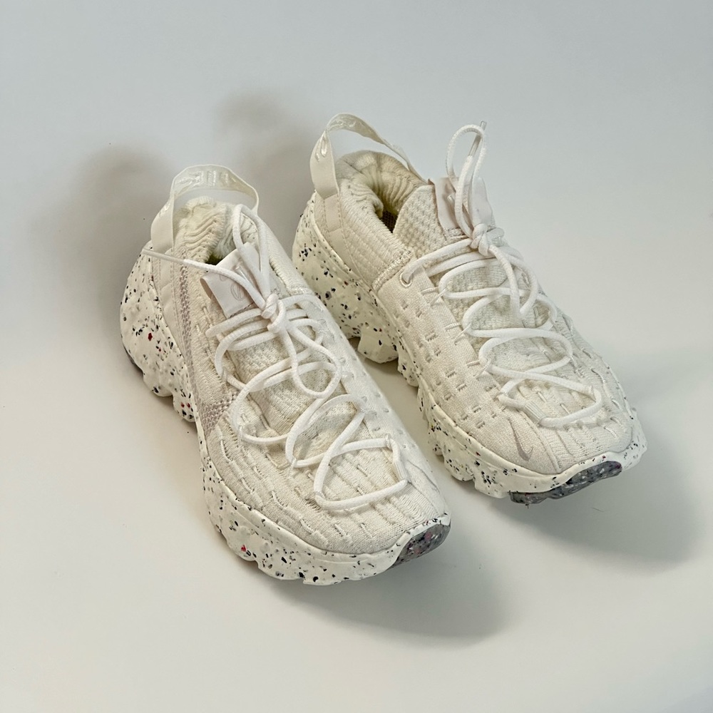 Nike Women’s Space Hippie 04, Sail (White), US 5.5